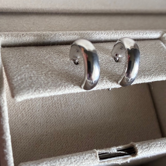 MICHAEL KORS Bracelet and Earrings Set. - Picture 4 of 16